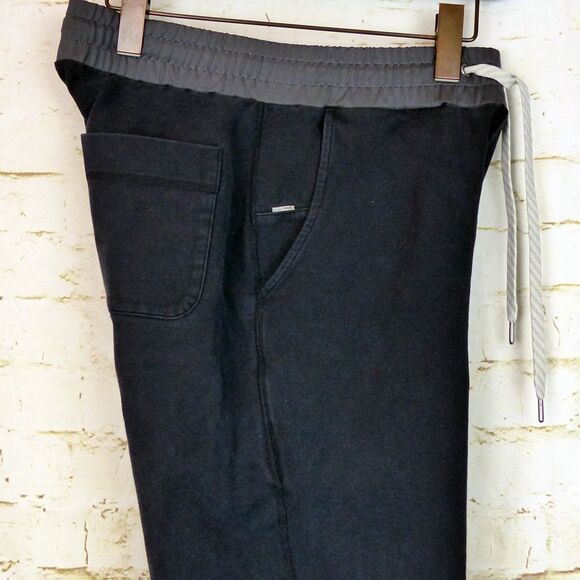 Vuori Joggers Mens S 26x28 Black Balboa Sweatpants Drawstring Performance V406 - Picture 14 of 15